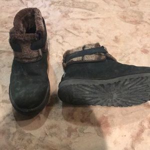 Short ugg boots